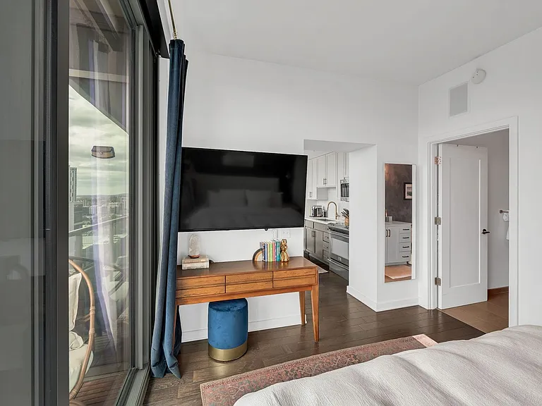 1212 Laurel St #1303 — Photo 16