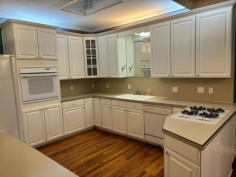 1721 Windhill Ave — Photo 13