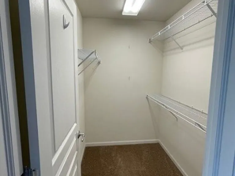 1403 Crimson Ln — Photo 10