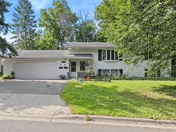 3rd image of 84 Logan Ave W