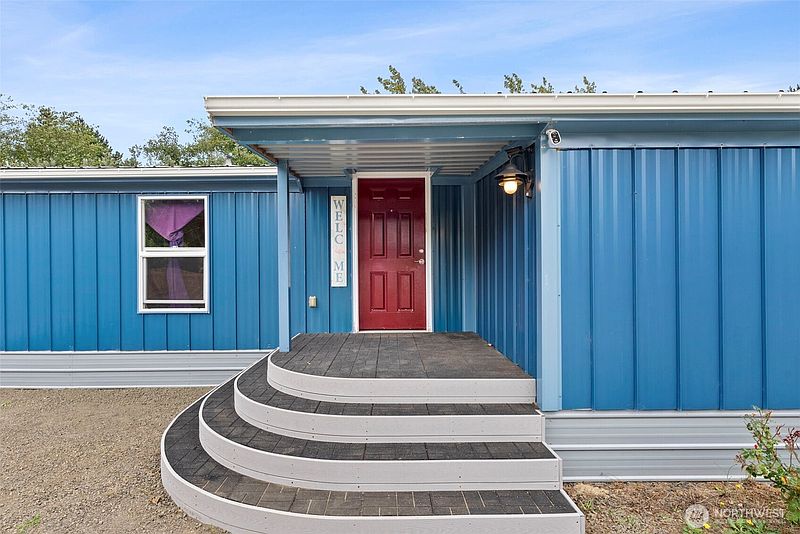 2nd image of 1402 Sandy Drive
