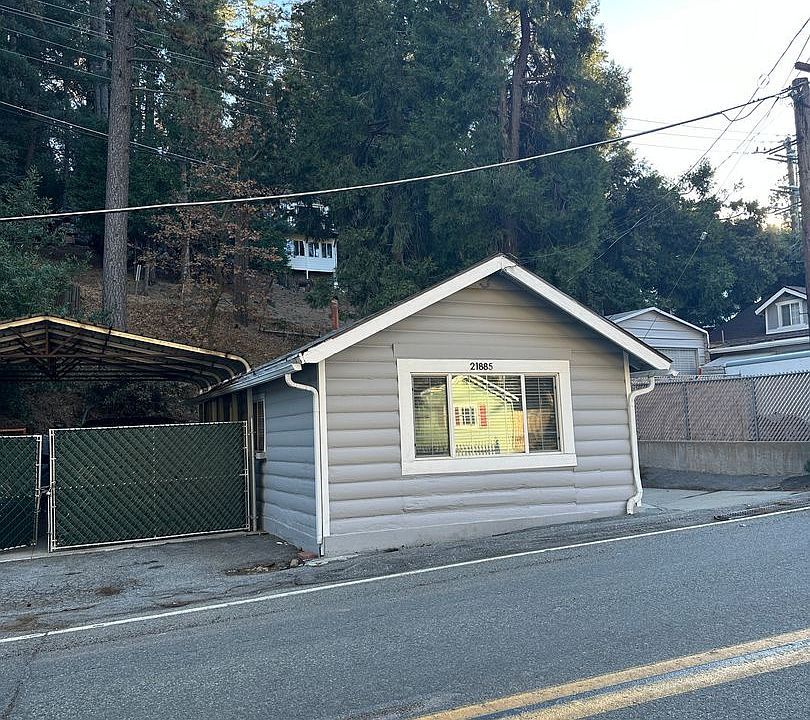 1st image of 21988 Waters Dr
