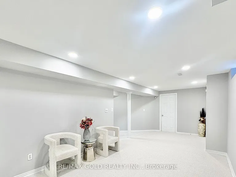 2293 Woodcrest Dr — Photo 41