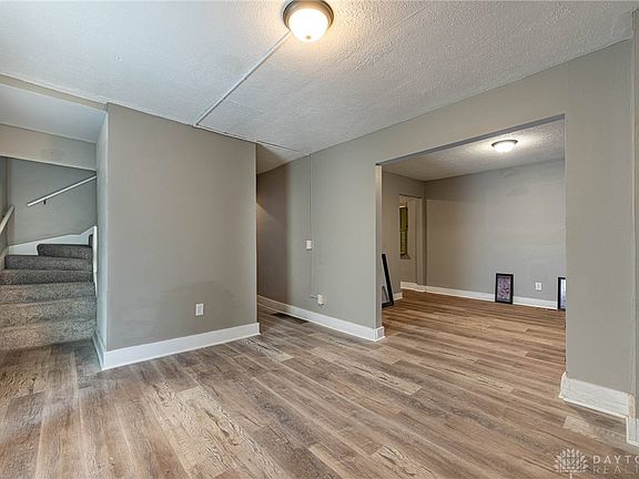 4th image of 1120 Innisfallen Ave