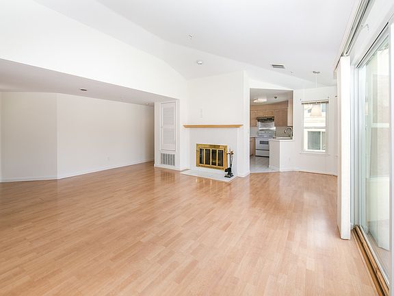 5th image of 3855 Carter Dr #303-1
