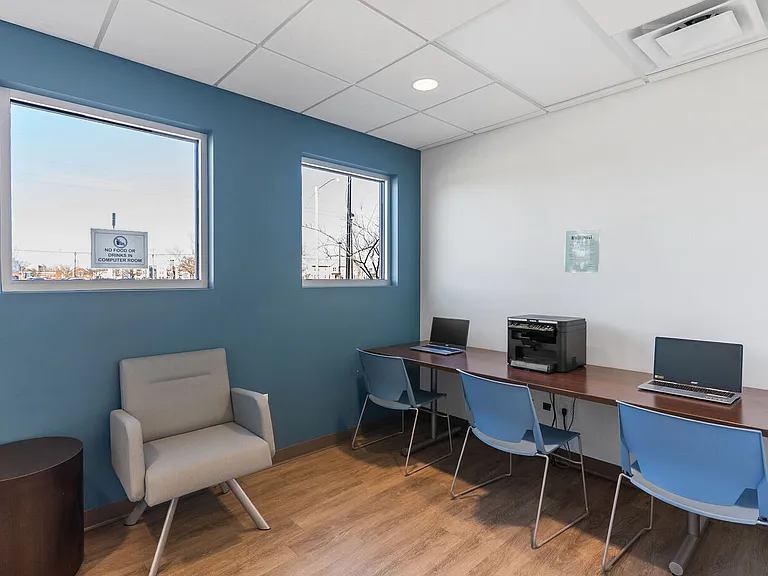 River West Apartments — Photo 38