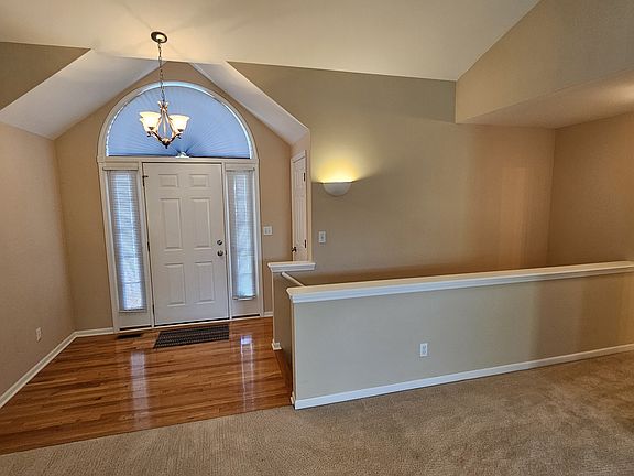 2nd image of 647 Knolls St W