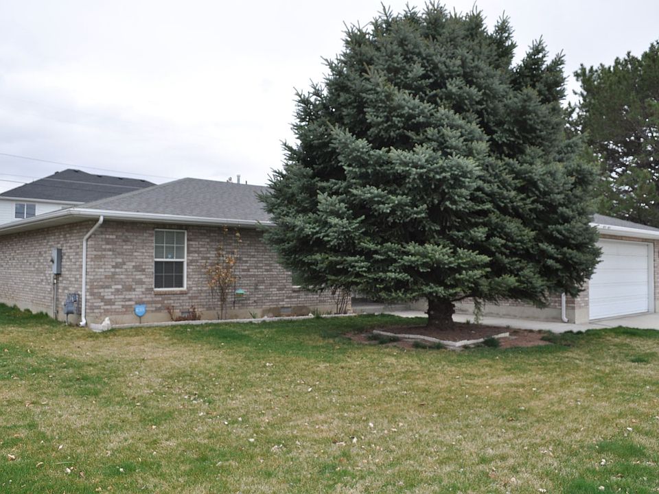1st image of 818 N 940th St E
