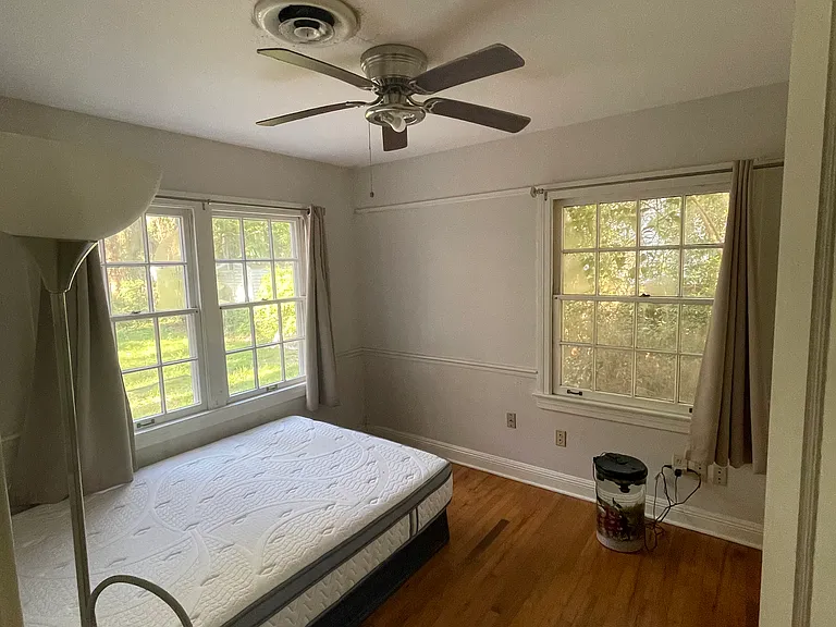 1811 NW 6th Ave — Photo 3