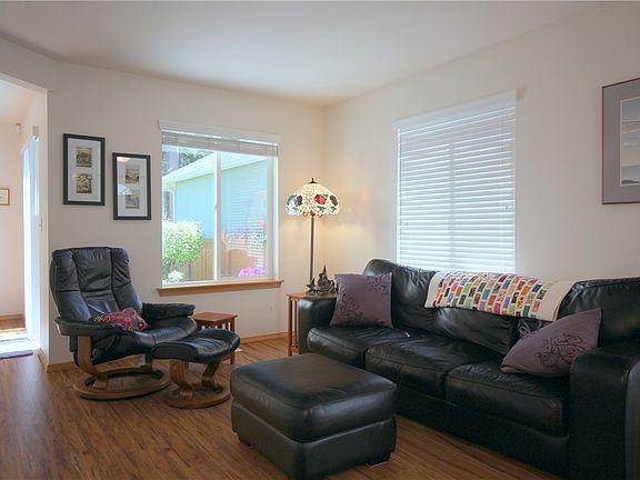 5th image of 5708 Devonshire St SE