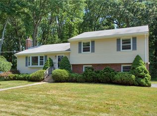 161 W Ridge Dr, West Hartford, CT 06117