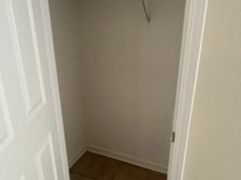 1205 Shadow Glen Ln — Photo 9