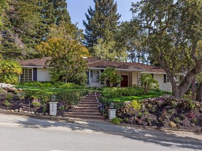 1015 Whitney Dr, Menlo Park, CA, 94025