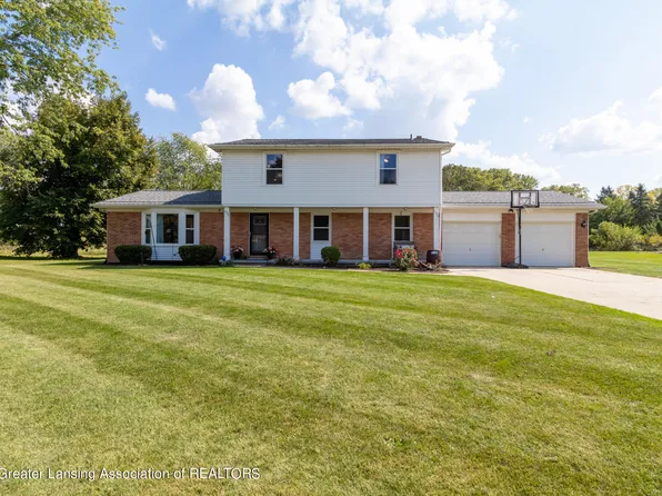 10784 Countryside Dr, Grand Ledge, MI 48837