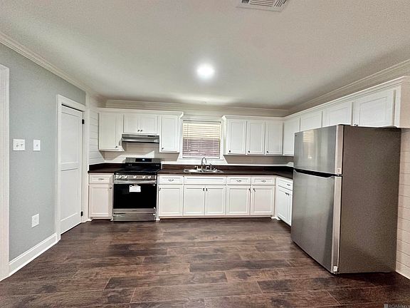 4th image of 8252 Louis St