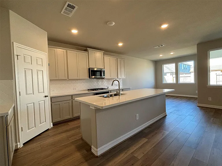 2913 Cliff Ridge Ln — Photo 7
