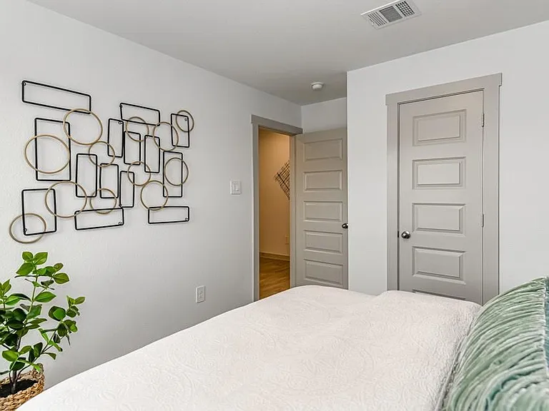 7918 Murciana Dr — Photo 7