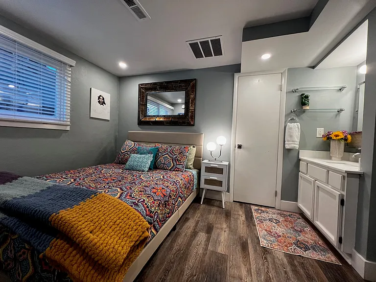 high-end queen bed