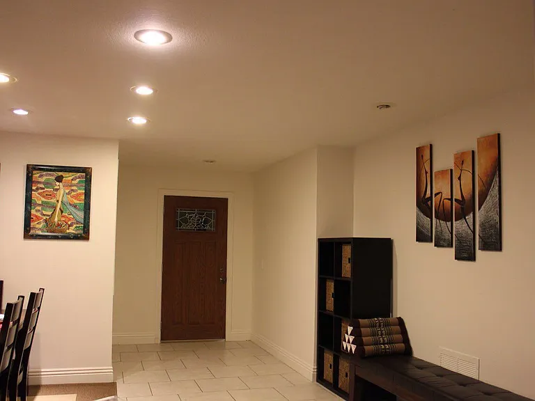 24102 La Rosa Dr — Photo 2