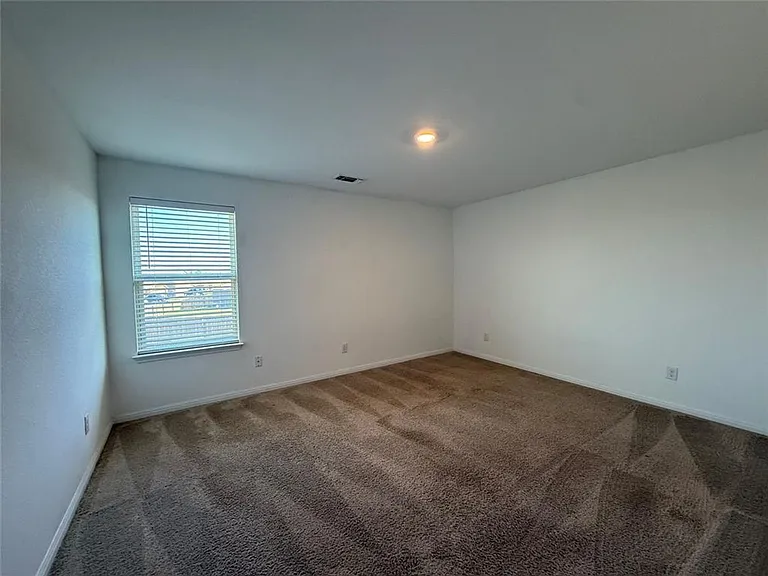 140 Maywood Ln — Photo 16