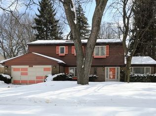 926 Timber Hill Rd, Highland Park, IL 60035