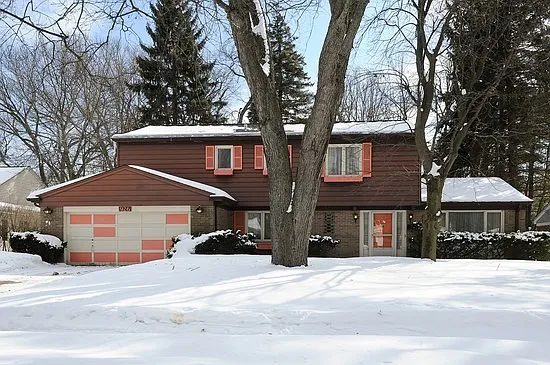 926 Timber Hill Rd photo 1