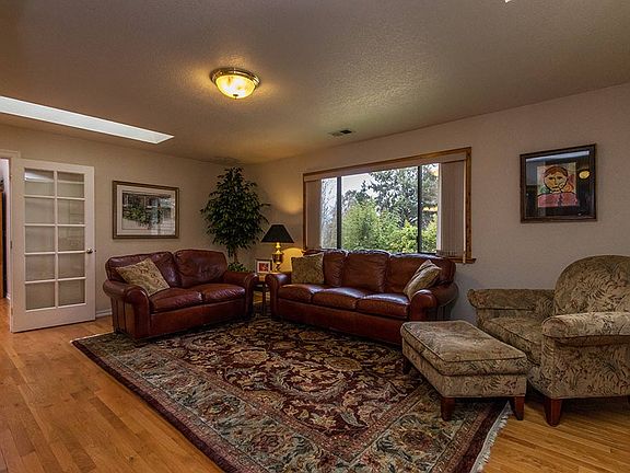 2nd image of 2465 Matthew Cir