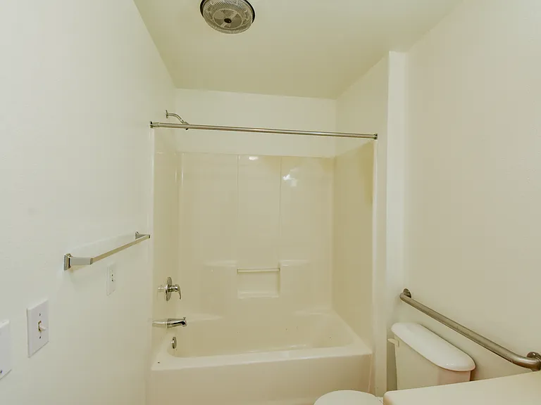 The Oaks Apartment +55 — Photo 20