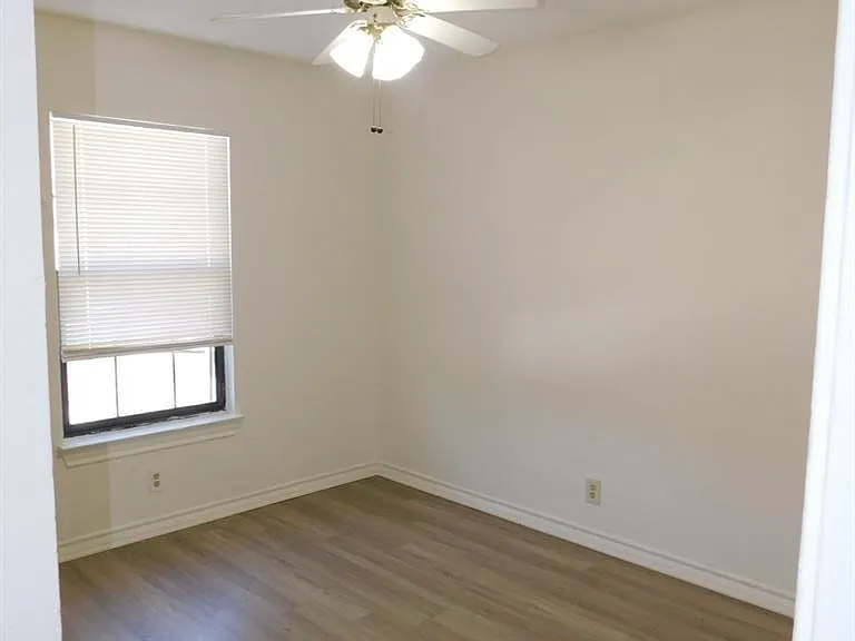 1002 Southwalk St #D — Photo 5