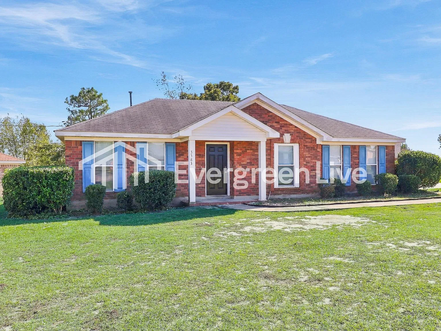 3 bed, 2.0 bath, 1363 sqft, $1,295 — Photo 1