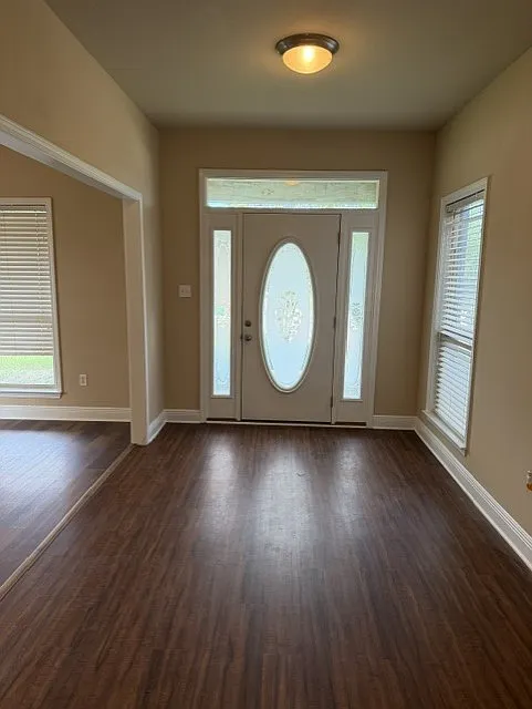 4 bed, 3.5 bath, 3376 sqft, $2,500 — Photo 2