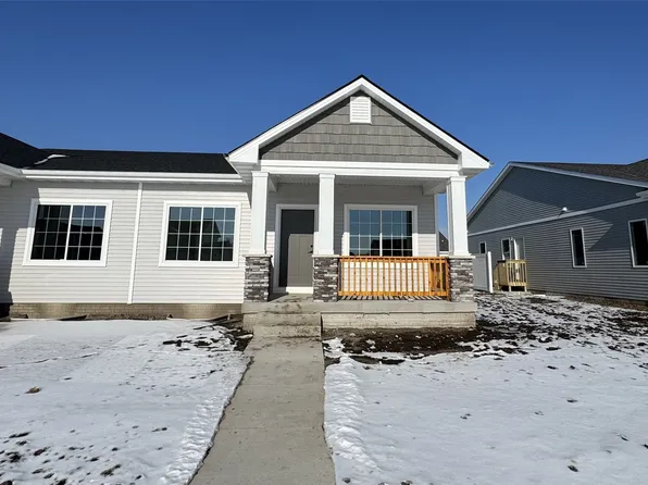 9788 Regatta Ln, Johnston, IA 50131