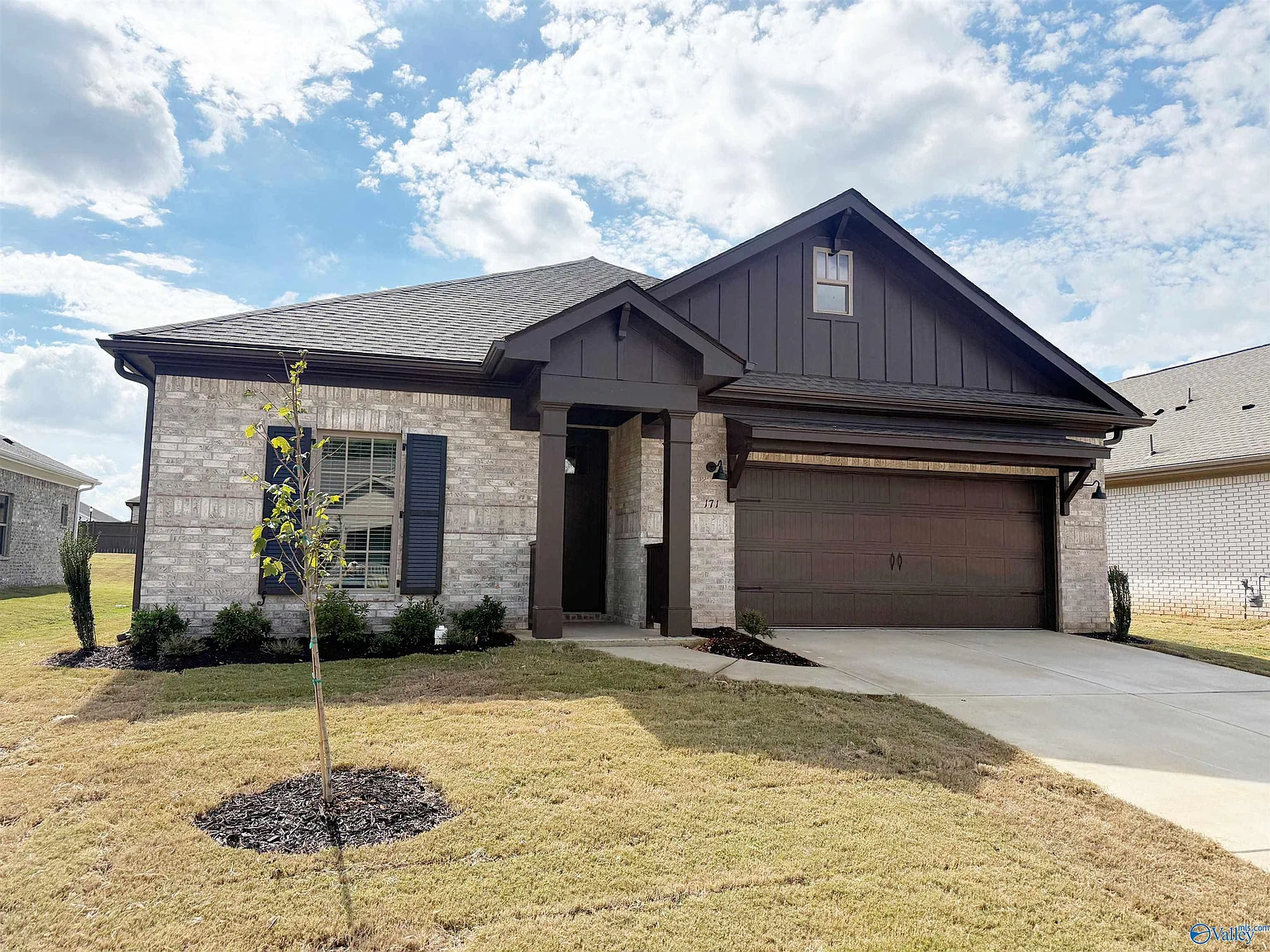4 bed, 2.0 bath, 2106 sqft, $2,495 — Photo 3