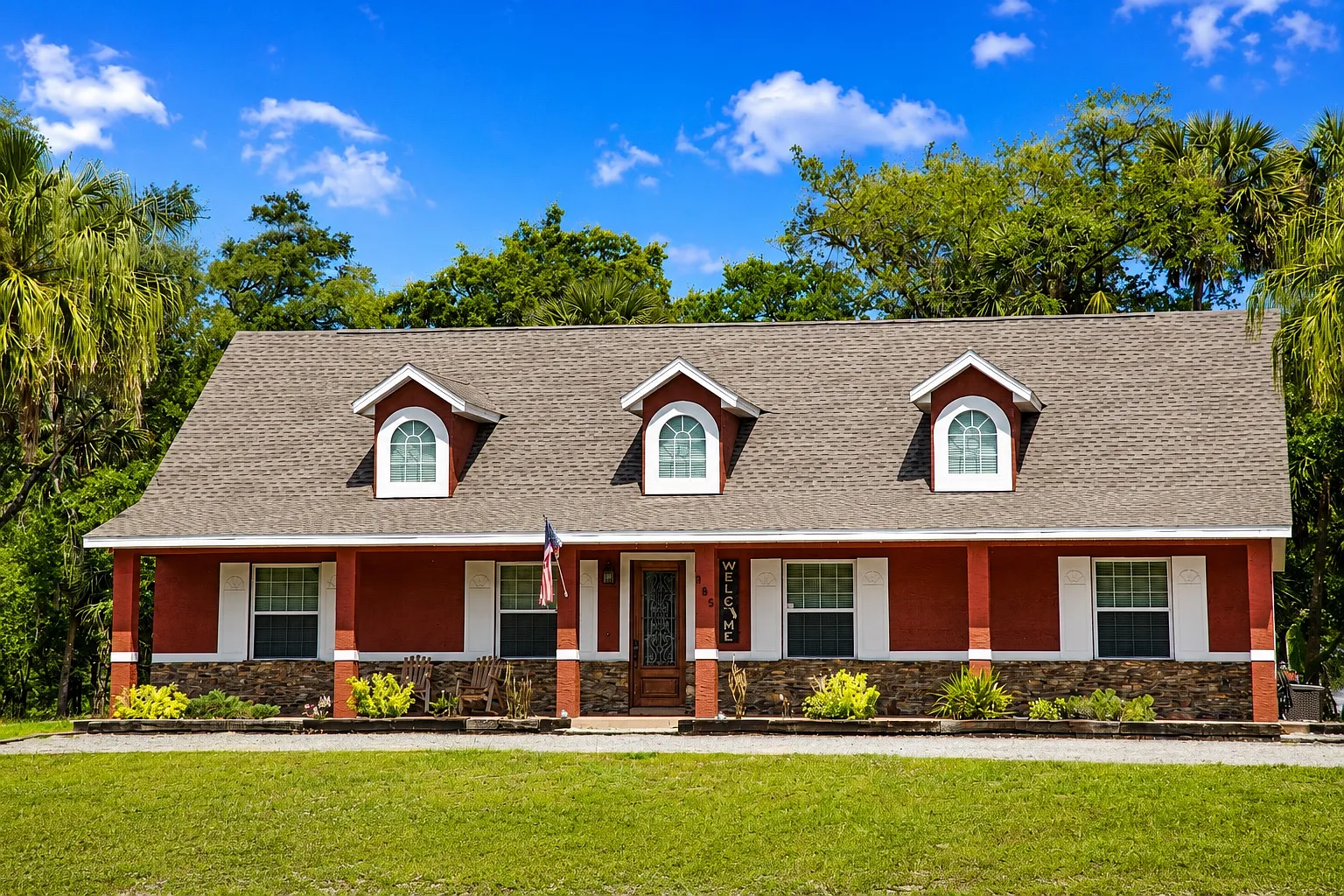 4 bed, 2500 sqft, $4,500 — Photo 1