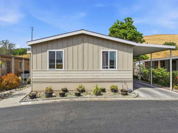 267 Chateau La Salle Dr #267, San Jose, CA 95111