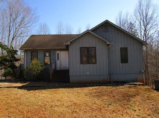 385 Lakeland Ln, Faber, VA 22938