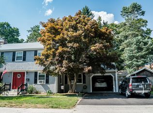 32 Myrtle Ave, Riverside, RI 02915