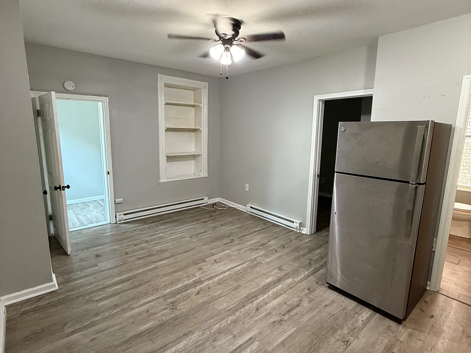 1 bed, 850 sqft, $1,150 — Photo 2