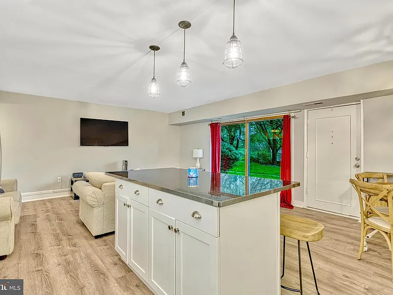 7847 Enola St #7847 — Photo 6