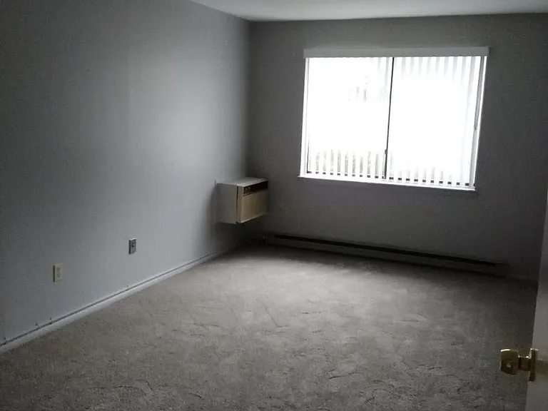 1100 Vista On The Lk — Photo 8