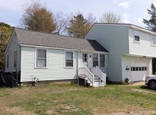 13 Pleasant St, Salisbury, MA 01952