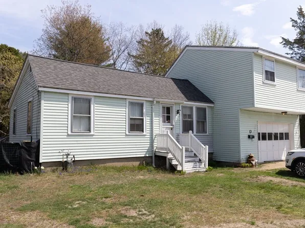 13 Pleasant St, Salisbury, MA 01952