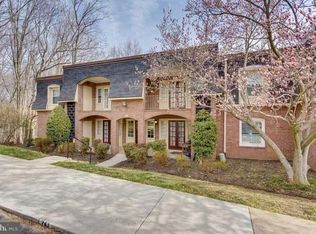 8110 Colony Point Rd, Springfield, VA 22152