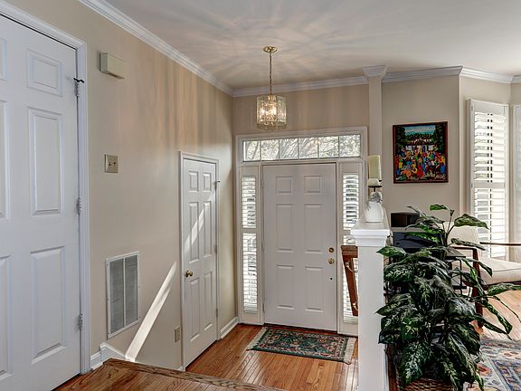 5th image of 1 Vanderbilt Ct