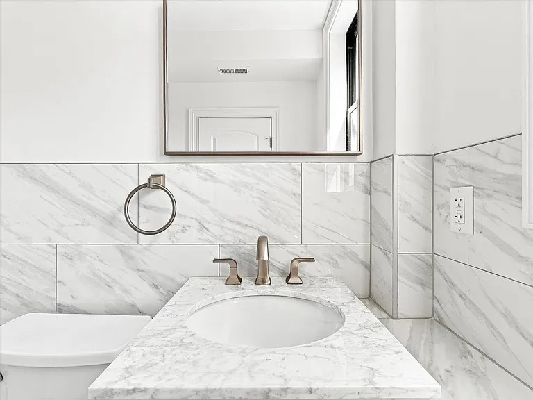 155 Grand St #2 — Photo 19