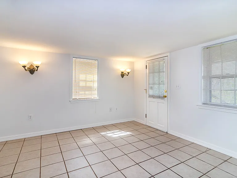 583 N Assembly Dr #2 — Photo 6