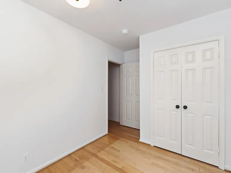 3246 Grace St NW — Photo 10