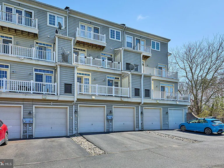 7166 Little Thames Dr — Photo 31