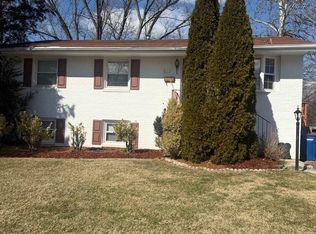 801 S Hoga St, Sterling, VA 20164