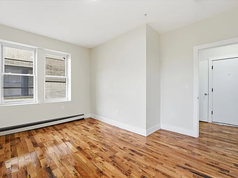 112-114 N Walnut St #2C — Photo 8